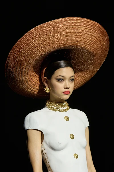 Look 13